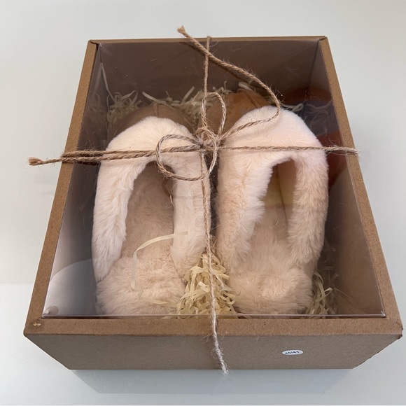 SLIPPERS | Cream & tan soft cushion clog style slip on faux fur lined suede shoe - Picture 15 of 15